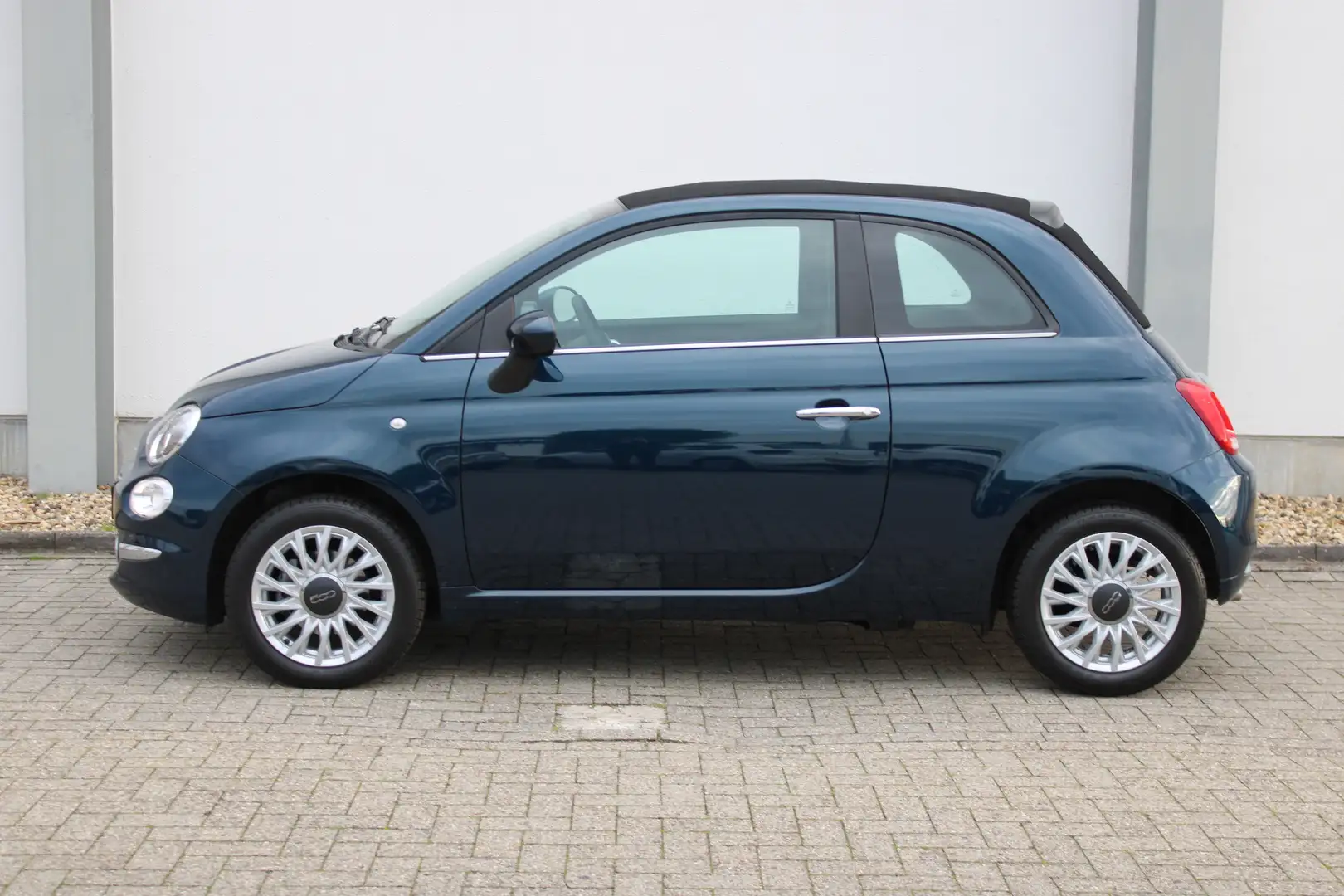 Fiat 500C 1.0 Hybrid Dolcevita Finale / Cabrio / Navigatie v Bleu - 2