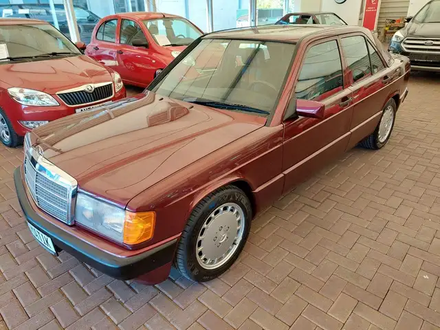 Mercedes-Benz 190 E Rosso Avantgarde Automatik Schiebedach