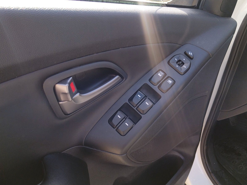 Hyundai iX35 FIFA World Cup Edition 2WD+T.LEDER+SHZ+PDC — photo 14