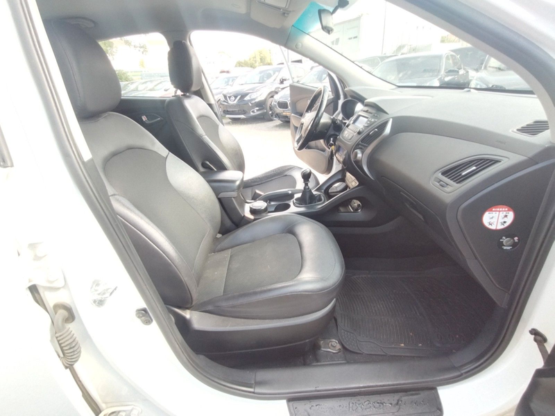 Hyundai iX35 FIFA World Cup Edition 2WD+T.LEDER+SHZ+PDC — photo 15