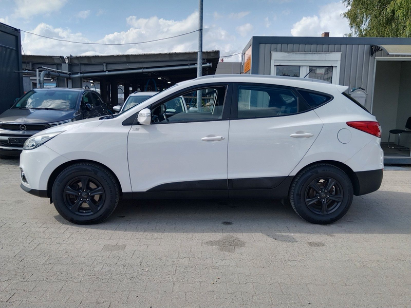 Hyundai iX35 FIFA World Cup Edition 2WD+T.LEDER+SHZ+PDC — photo 8