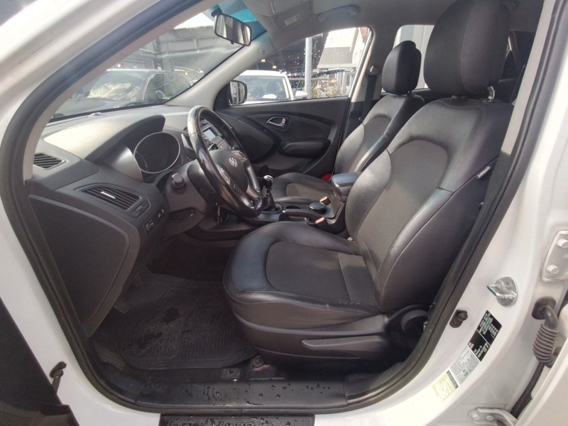 Hyundai iX35 FIFA World Cup Edition 2WD+T.LEDER+SHZ+PDC — photo 11