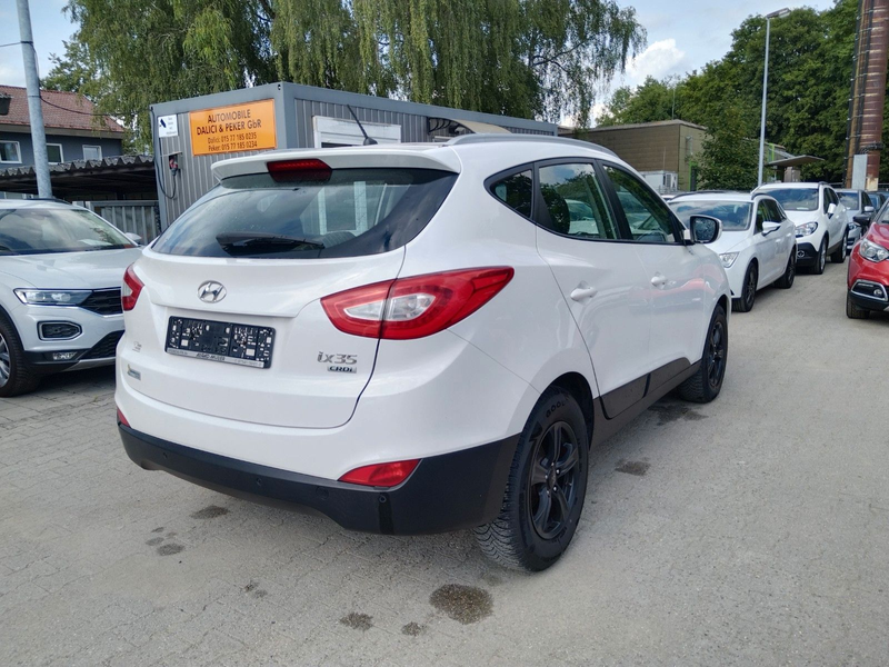 Hyundai iX35 FIFA World Cup Edition 2WD+T.LEDER+SHZ+PDC — photo 7