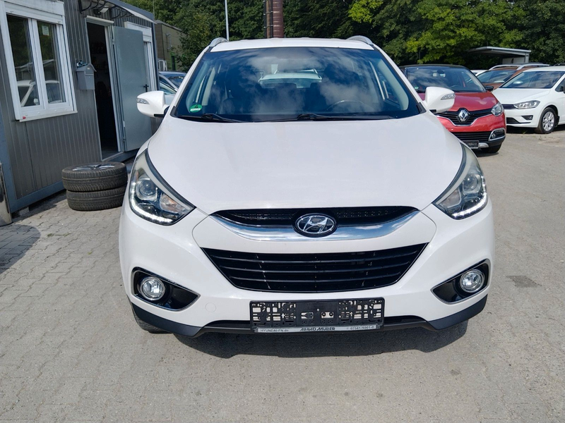 Hyundai iX35 FIFA World Cup Edition 2WD+T.LEDER+SHZ+PDC — photo 2