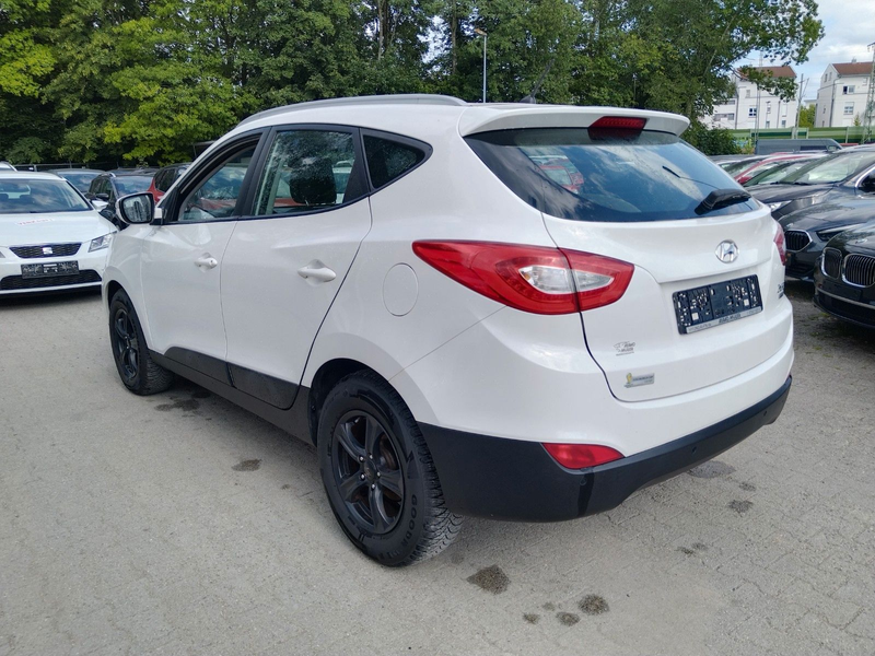Hyundai iX35 FIFA World Cup Edition 2WD+T.LEDER+SHZ+PDC — photo 5