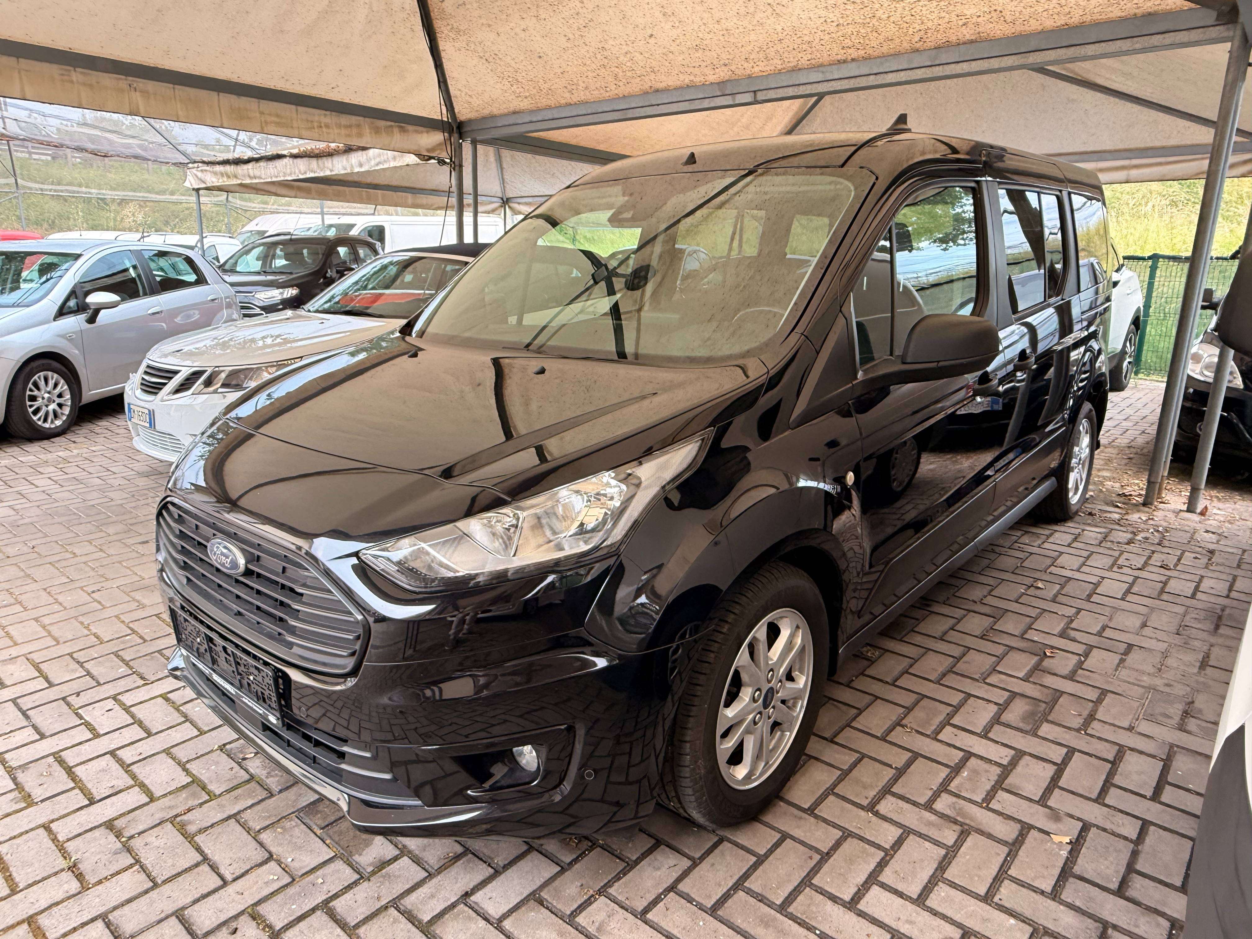 Ford Grand Tourneo