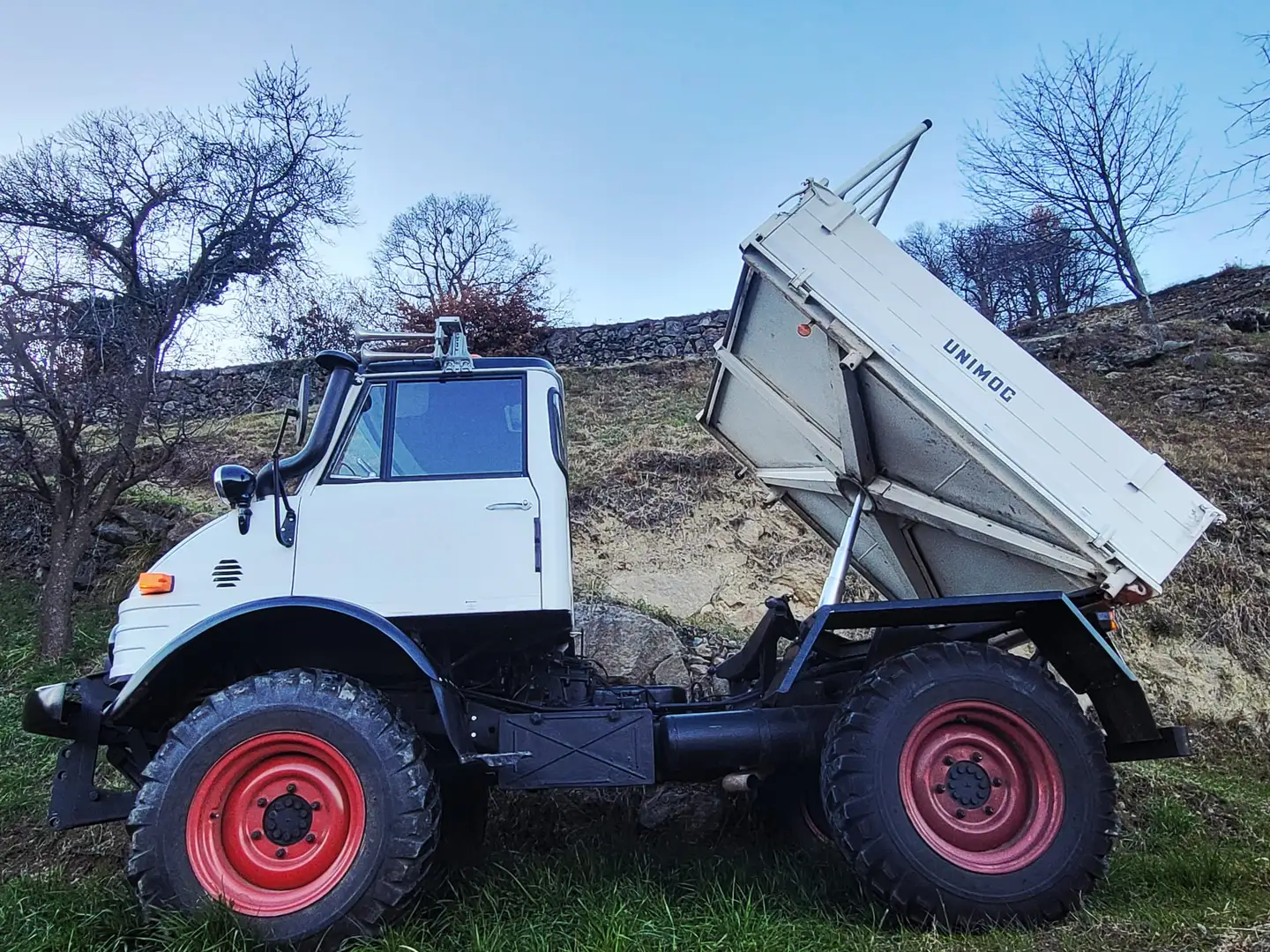 Mercedes-Benz 400 Unimog 406 Weiß - 2