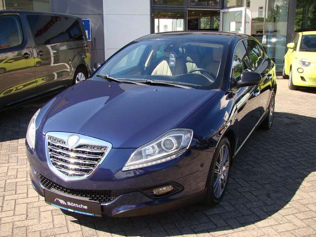 Imagine Lancia Delta Platinium 1.4 LEDER*XENON