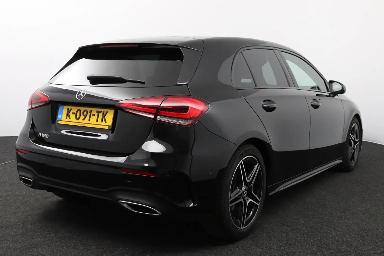 Mercedes-Benz A 180 Business Solution AMG Zwart - 2