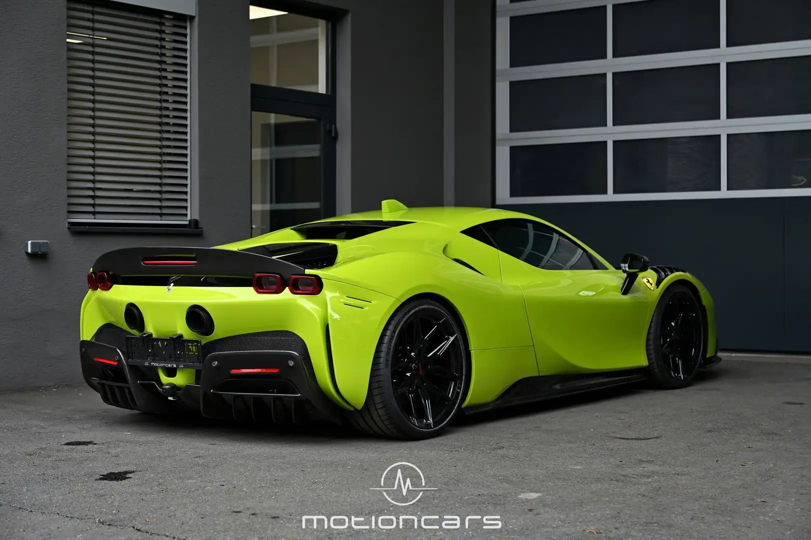 Ferrari SF90 Stradale 1 of 1 Novitec EXP € 441.650,- Zielony - 2