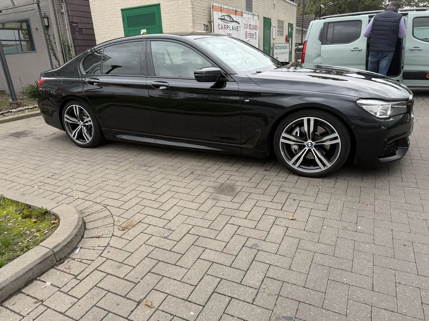 BMW 730 730d xDrive - 1