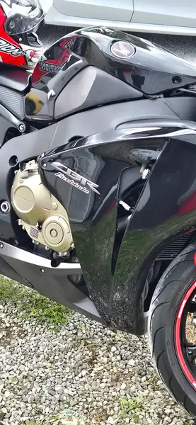 Honda CBR 1000 - foto 3