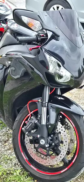 Honda CBR 1000 - foto 2