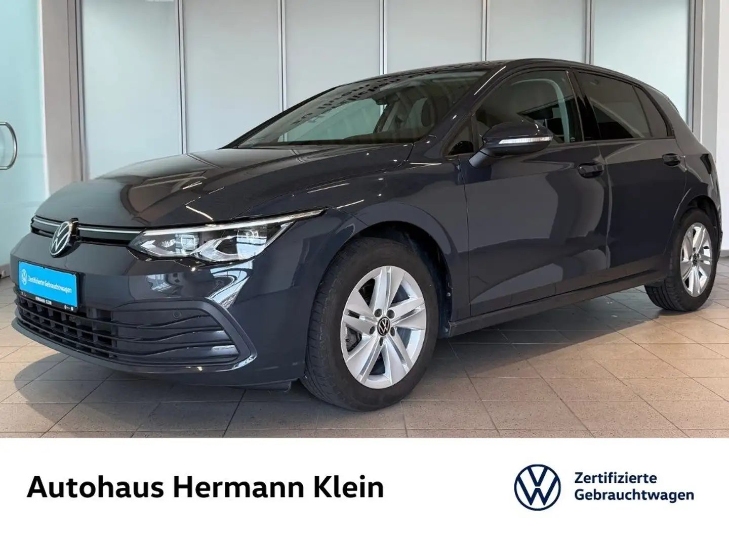 Volkswagen Golf VIII 1.0 eTSI Life DSG LED+, Navi, DAB+ Grau - 1