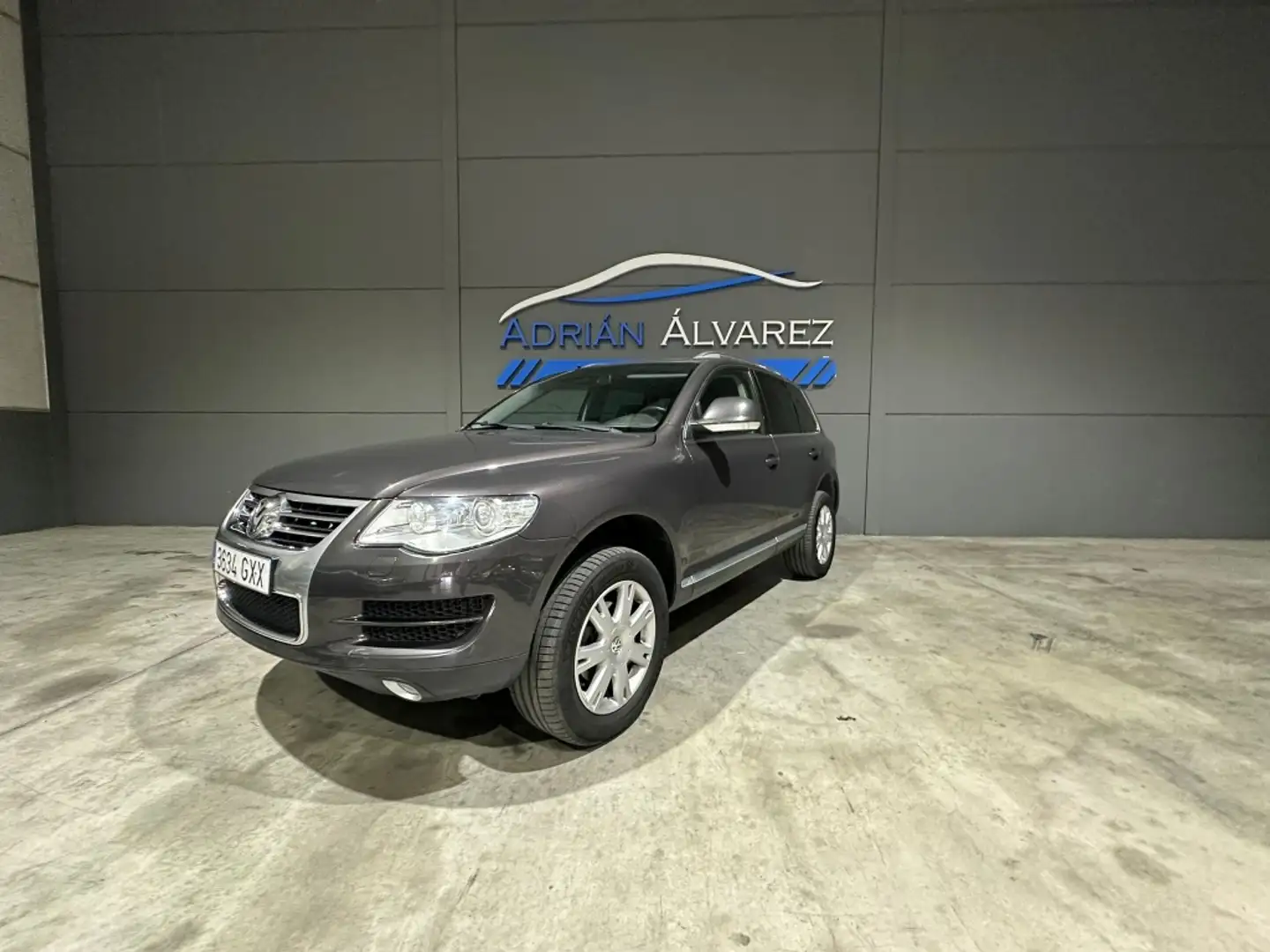 Volkswagen Touareg Todoterreno Manual de 5 Puertas Gris - 1