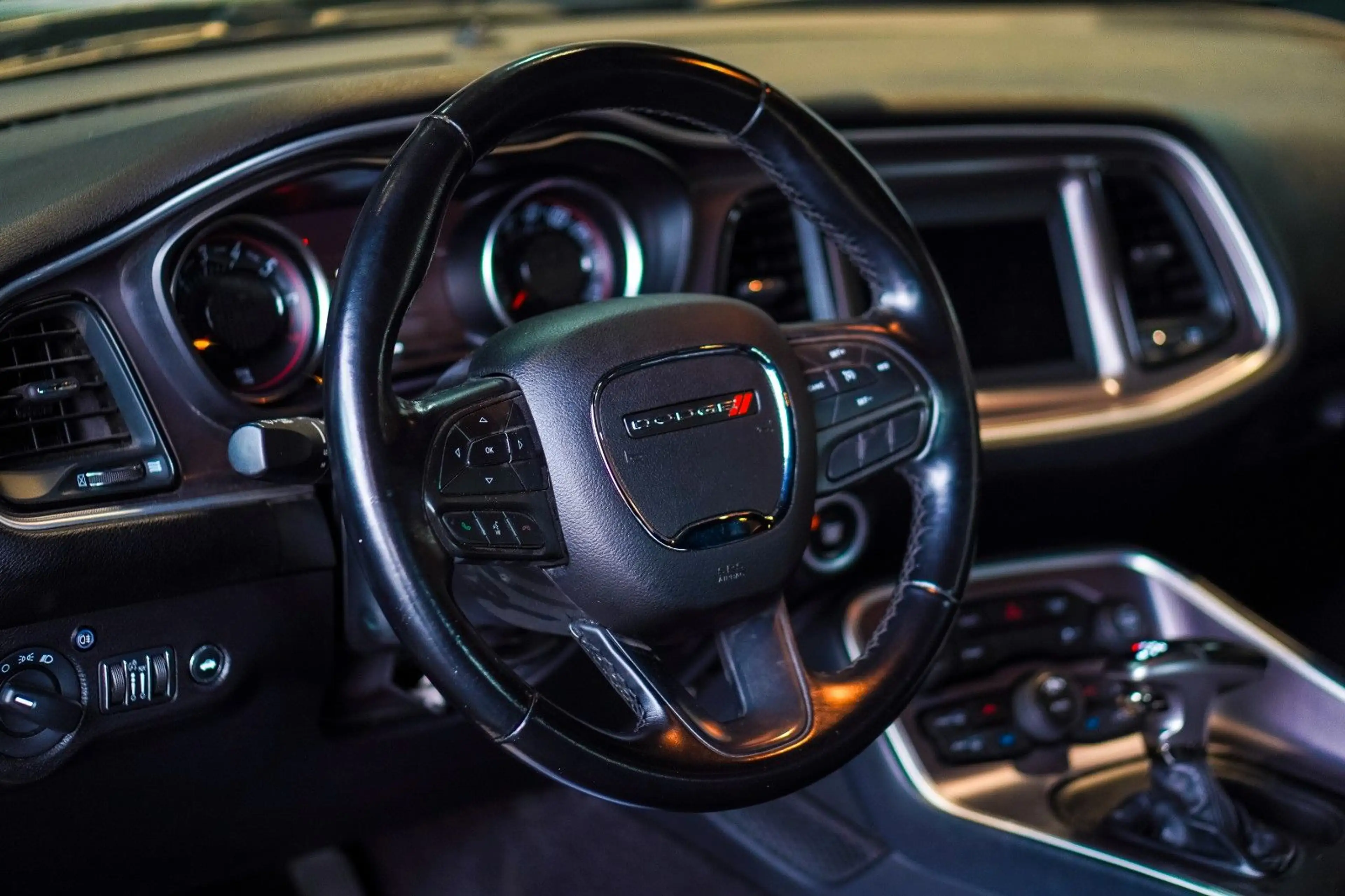 Dodge Challenger 3.6L SXT /RFK/CARPLAY/WIDEBODY — photo 13