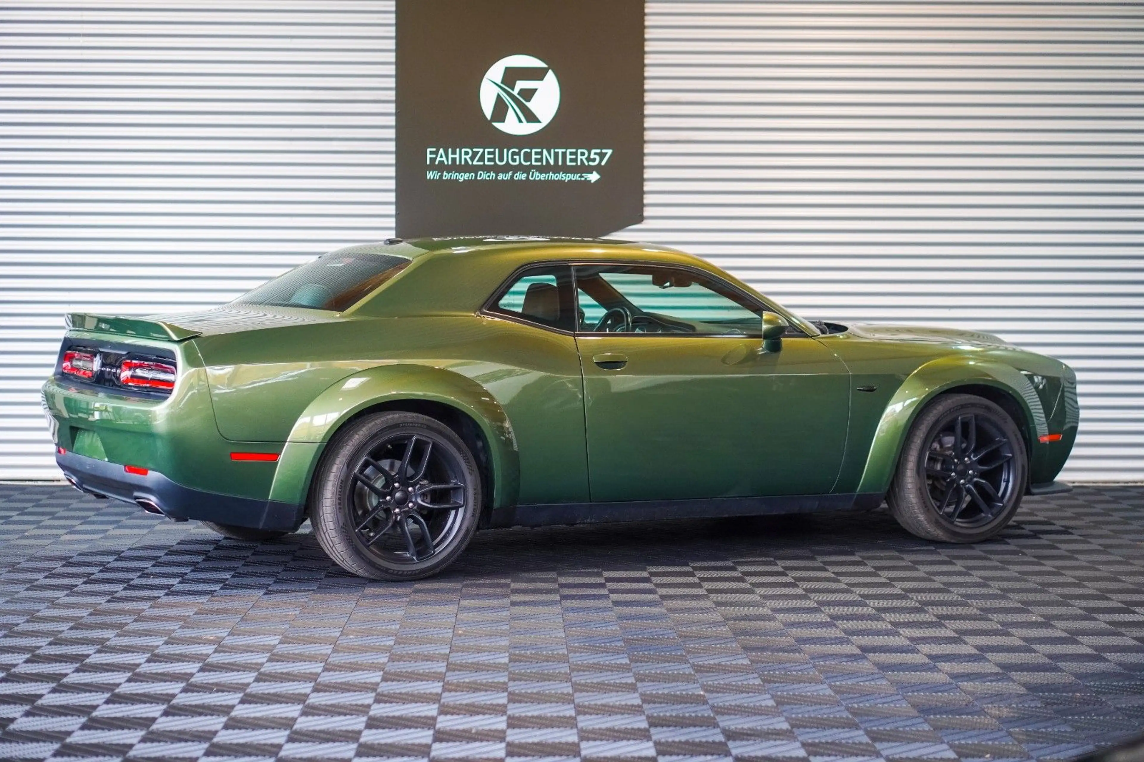 Dodge Challenger 3.6L SXT /RFK/CARPLAY/WIDEBODY — photo 7