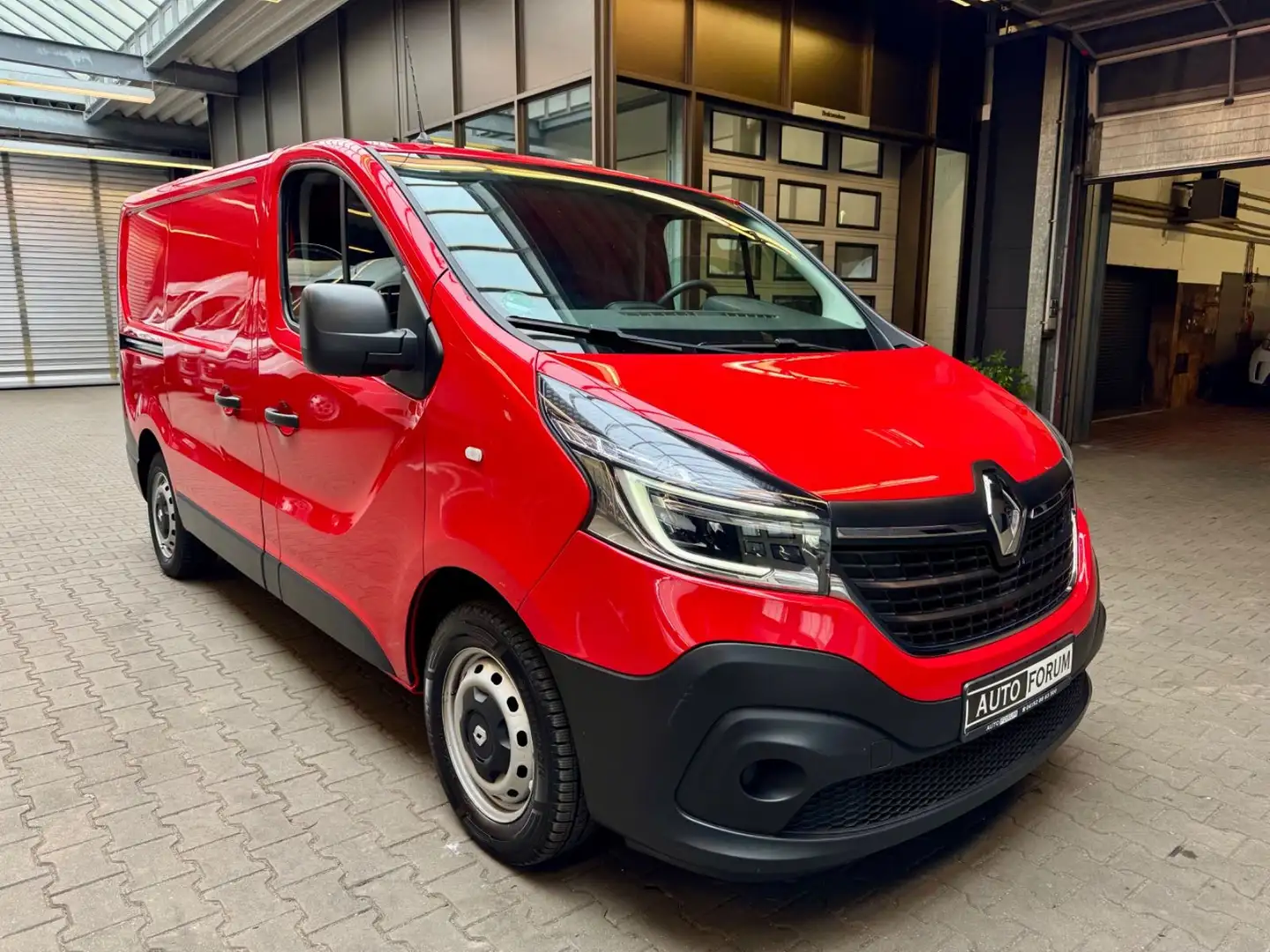 Renault Trafic 2.0 dCi L1H1 VOLL-LED KEYLESS 1HAND Rot - 2