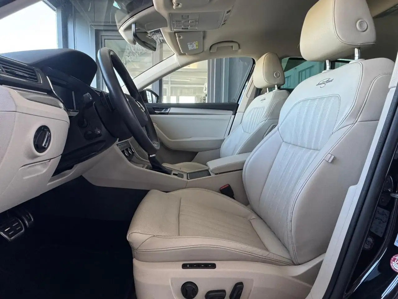 Skoda Superb 2.0 TDI DSG,4x4,L&K,STANDH,SITZKL.MATRIX, миниатюра 7