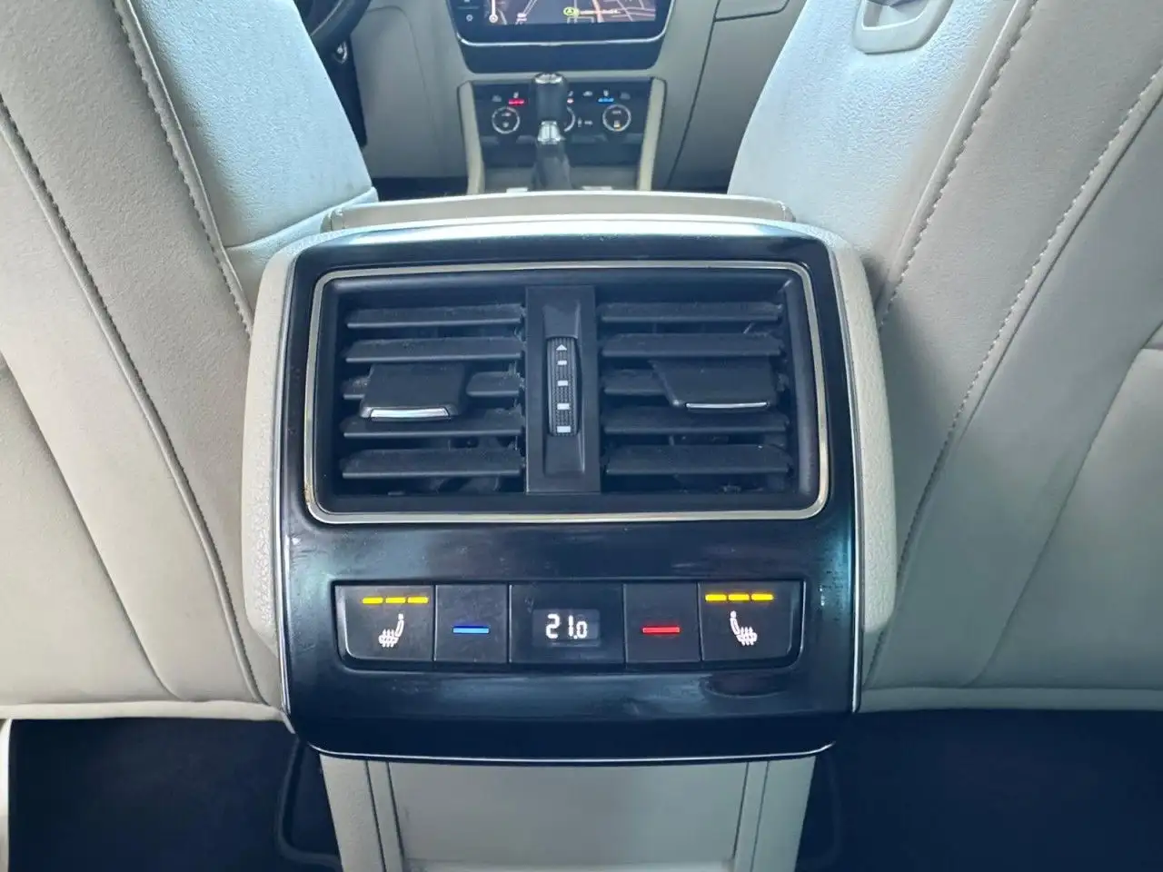 Skoda Superb 2.0 TDI DSG,4x4,L&K,STANDH,SITZKL.MATRIX, миниатюра 11