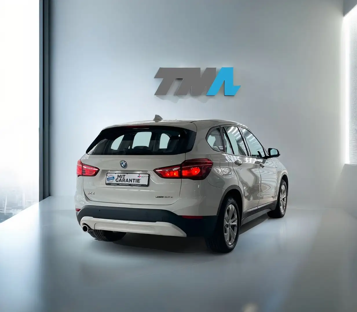 BMW X1 xDrive 25e Aut. Navi PDC vorn+hint.Unfallfrei Blanco - 2