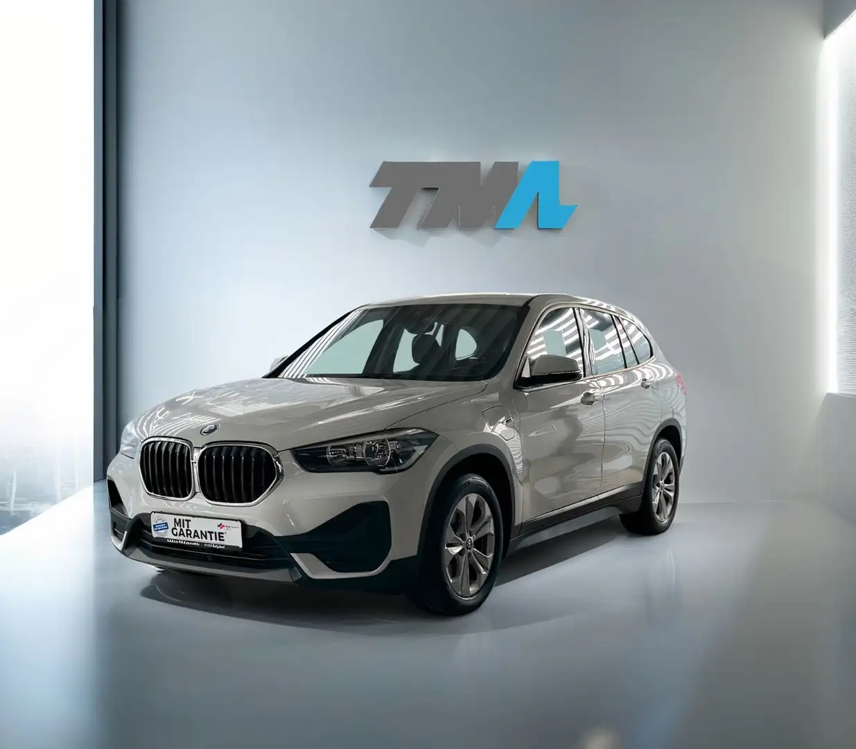 BMW X1 xDrive 25e Aut. Navi PDC vorn+hint.Unfallfrei Blanco - 1