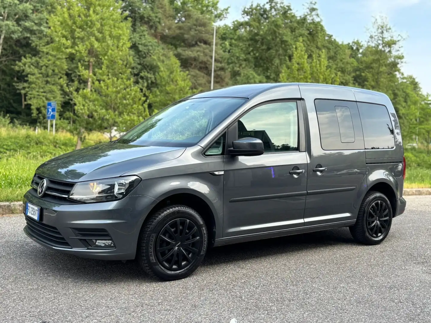Volkswagen Caddy Pianale Ribassato 2.0 TDI 102 CV Highline Grigio - 1