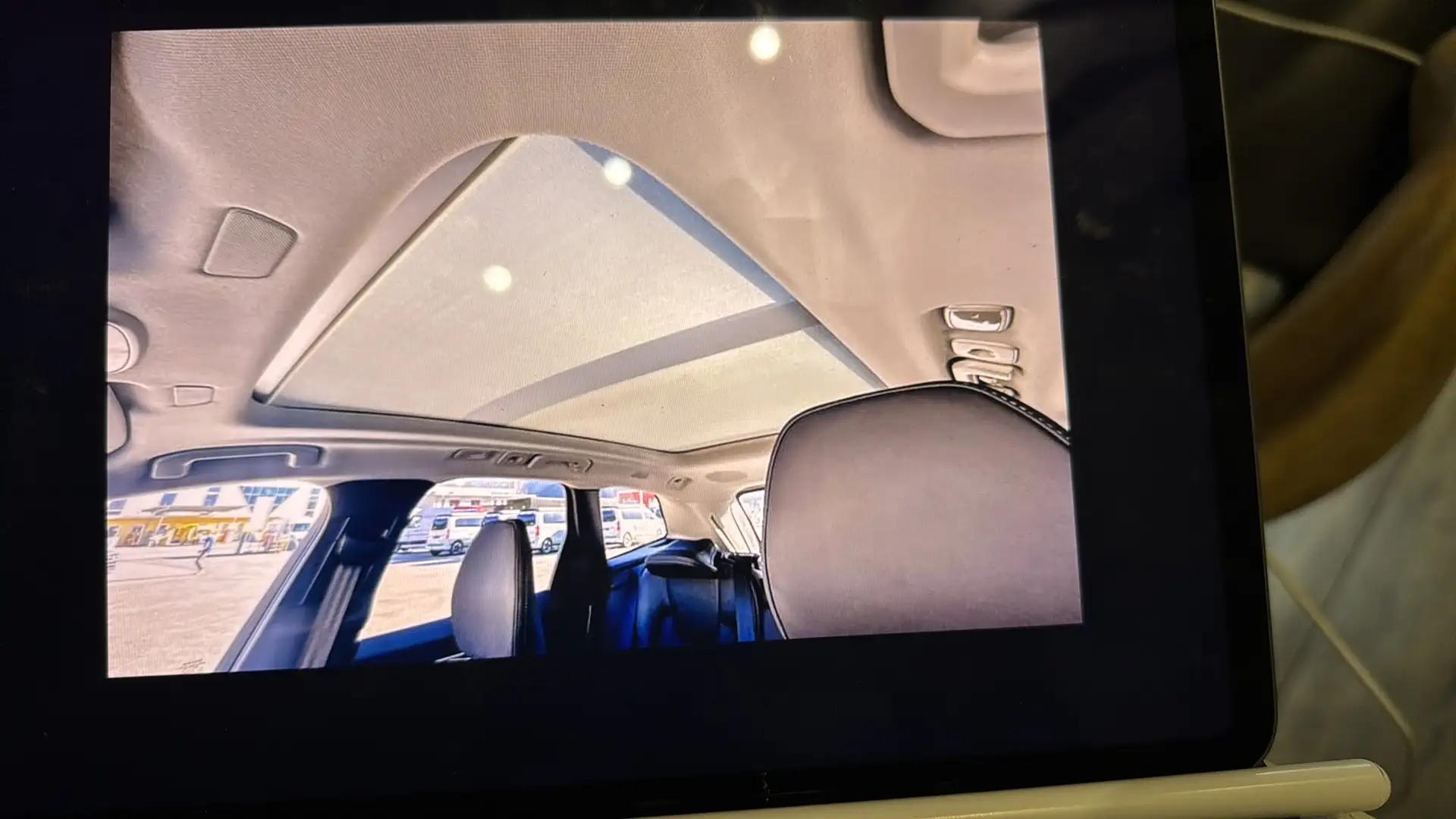Volvo XC60 Plus Dark Recharge Plug-In Hybrid AWD - 2