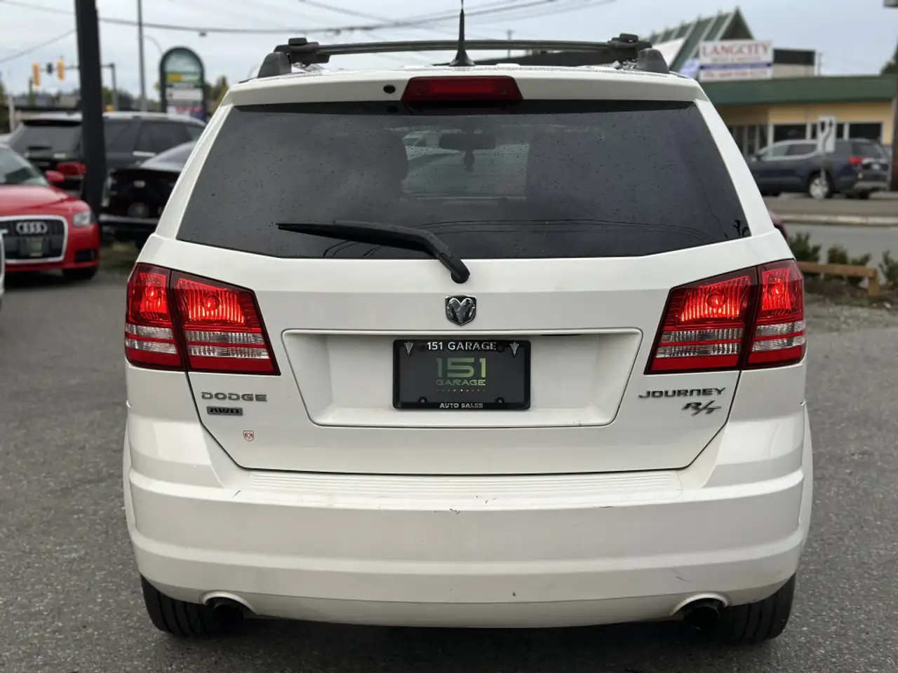 Dodge Journey снимка Dodge Journey