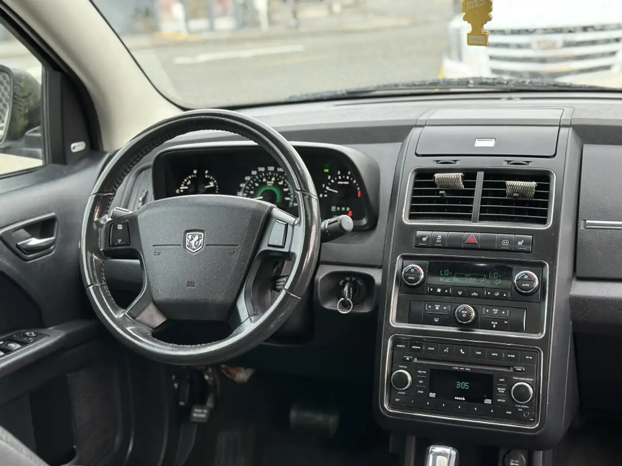 Dodge Journey снимка Dodge Journey