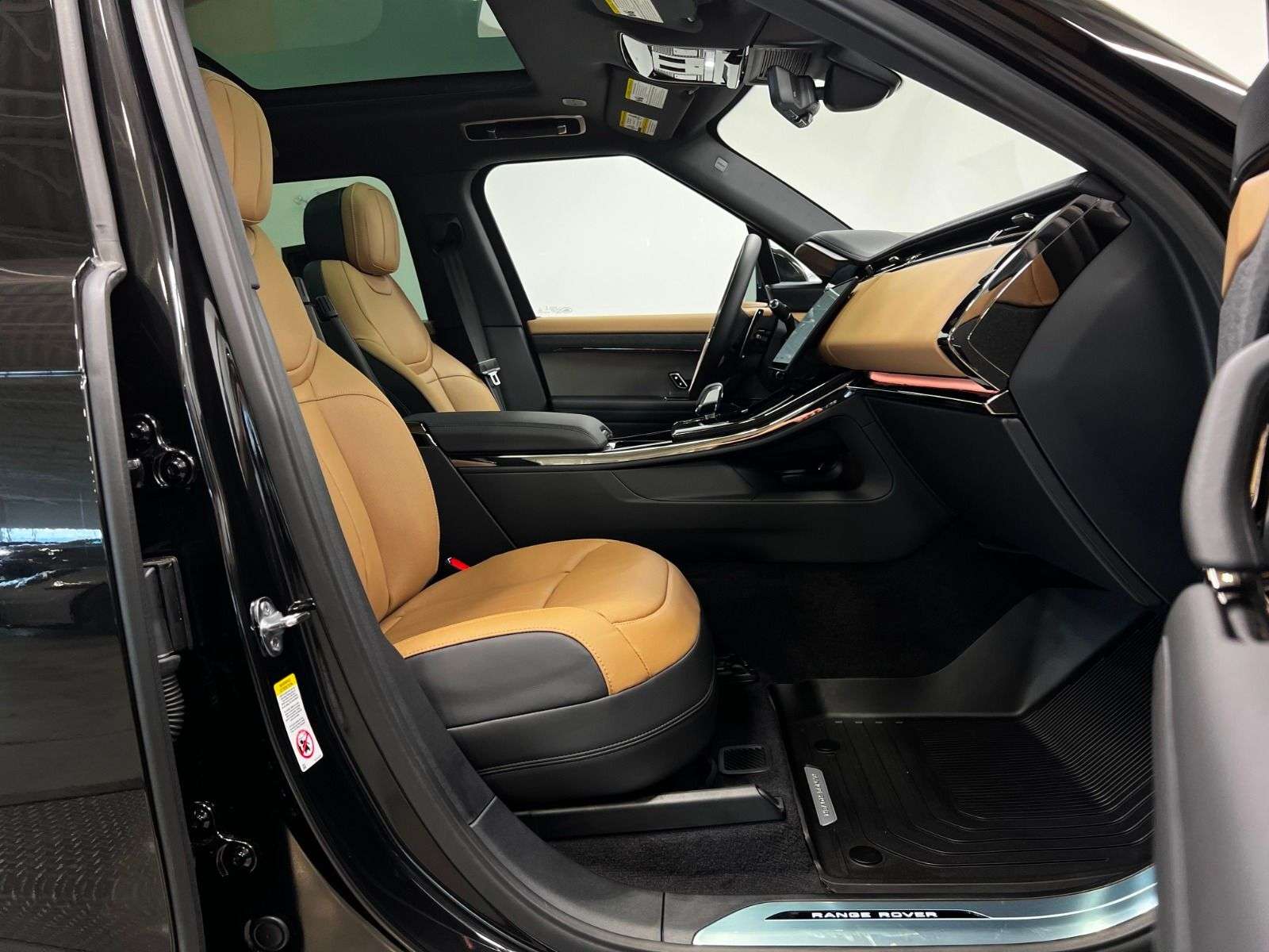 2026 Land Rover Range Rover Sport P400 DYNAMIC HSE alt 5