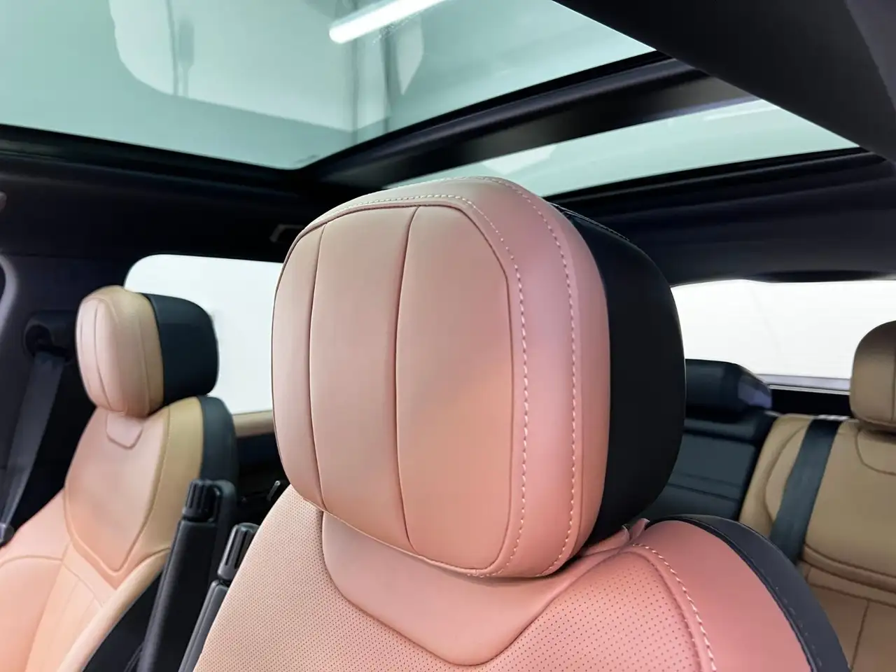 Land Rover Range Rover Sport снимка Land Rover Range Rover Sport