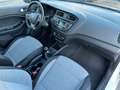 Hyundai i20 blue Style nur 54500km7/HU NEU/PDC/SPURHALTE Weiß - thumbnail 15