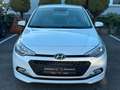 Hyundai i20 blue Style nur 54500km7/HU NEU/PDC/SPURHALTE Weiß - thumbnail 6