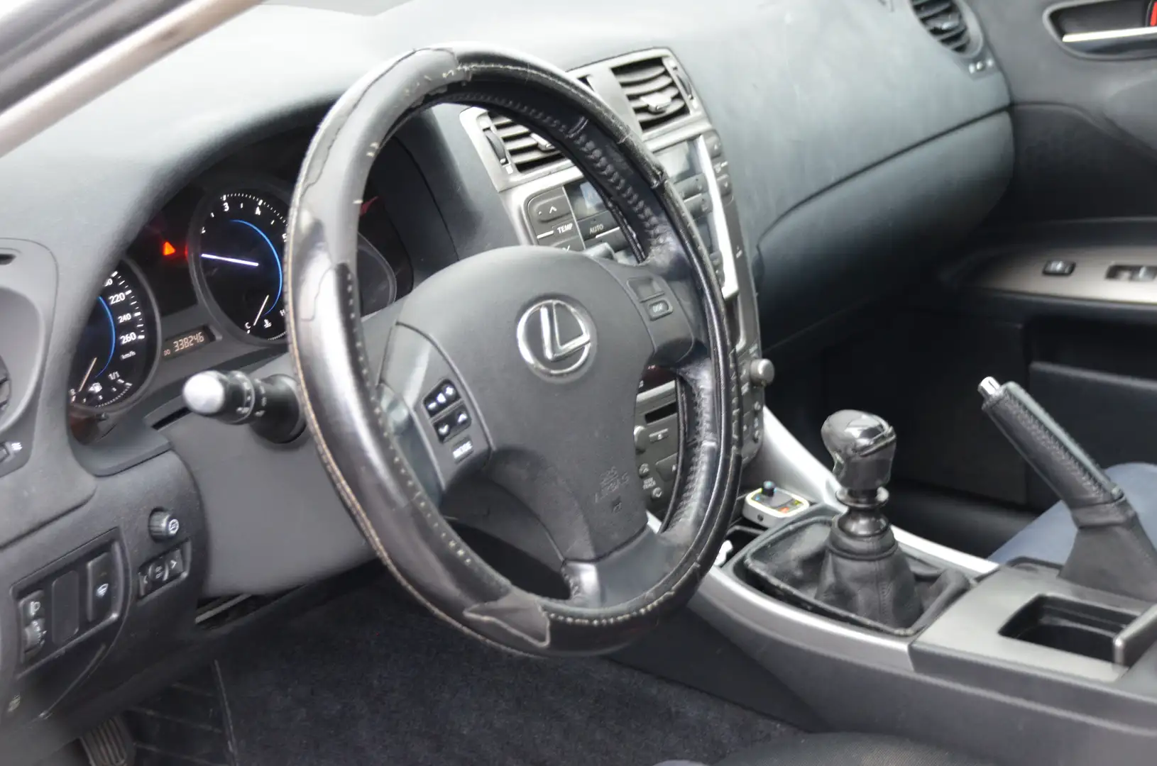 Lexus IS 220d 220d Grau - 2