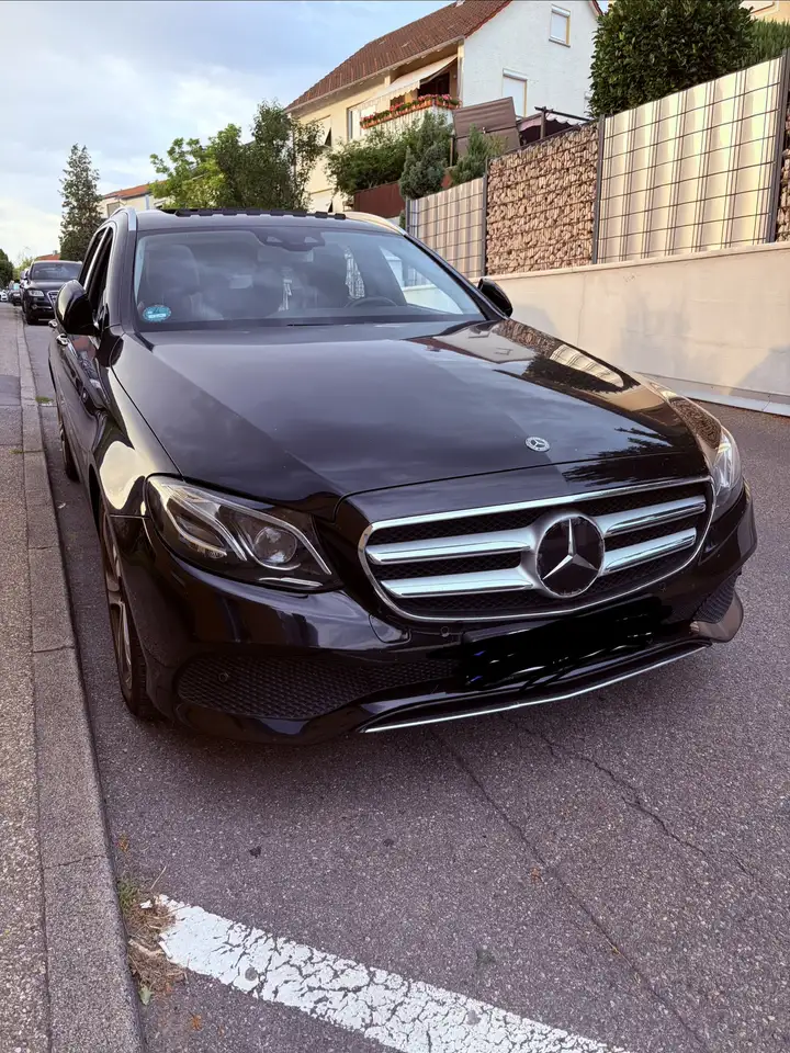Mercedes-Benz E 220