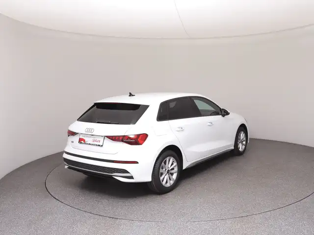Audi A3 view 4