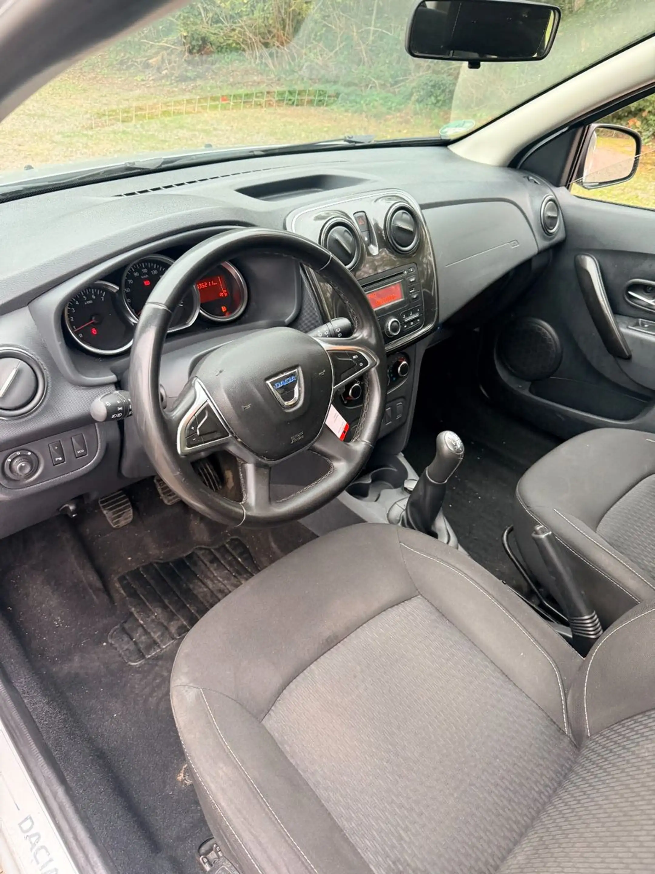 Dacia Sandero II Comfort — photo 7