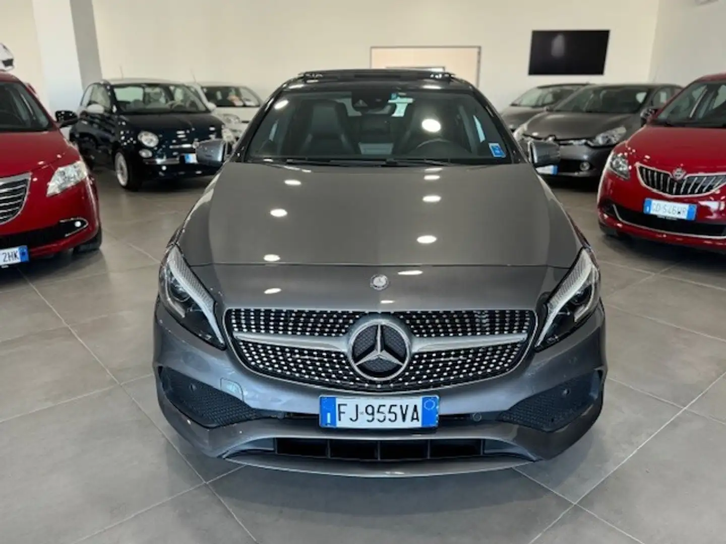 Mercedes-Benz A 220 A 220 d Automatic Premium Marrone - 2