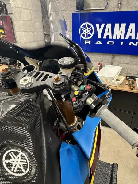 Yamaha YZF-R1 - foto 4