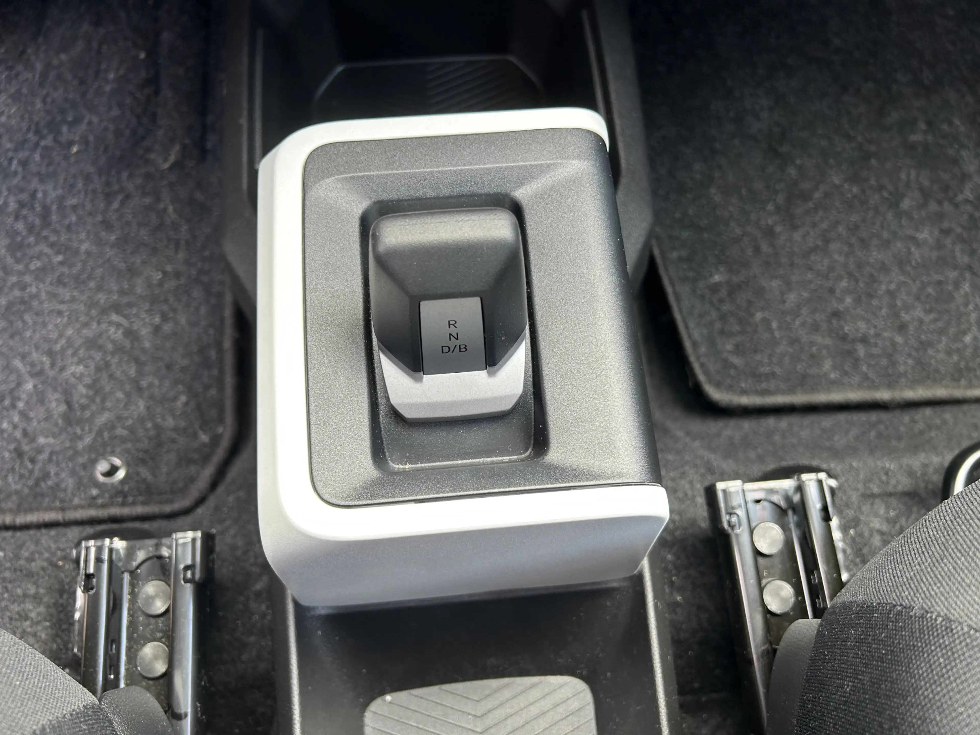 Dacia Spring Expression 65 26.8 kWh — photo 17