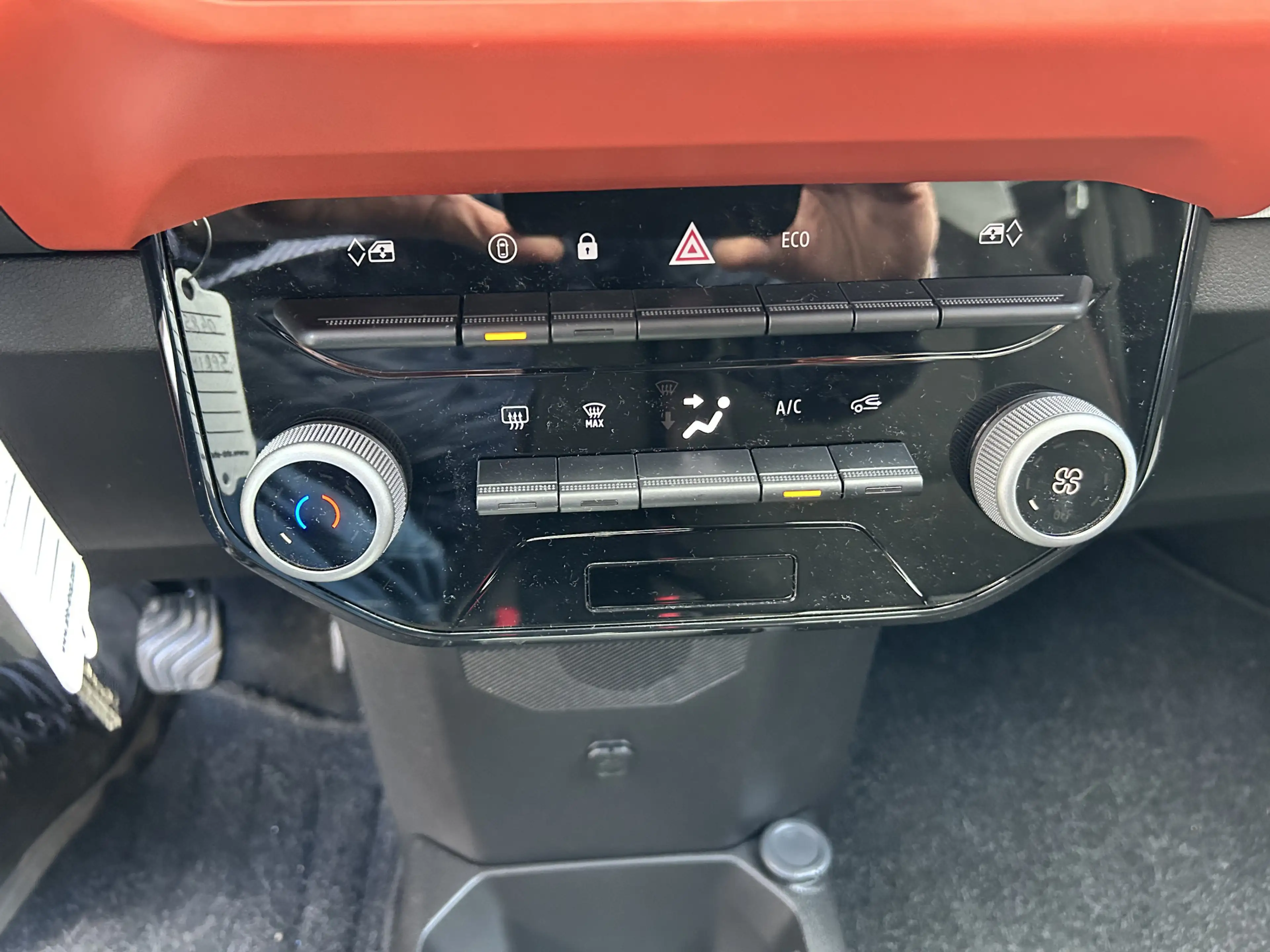 Dacia Spring Expression 65 26.8 kWh — photo 15