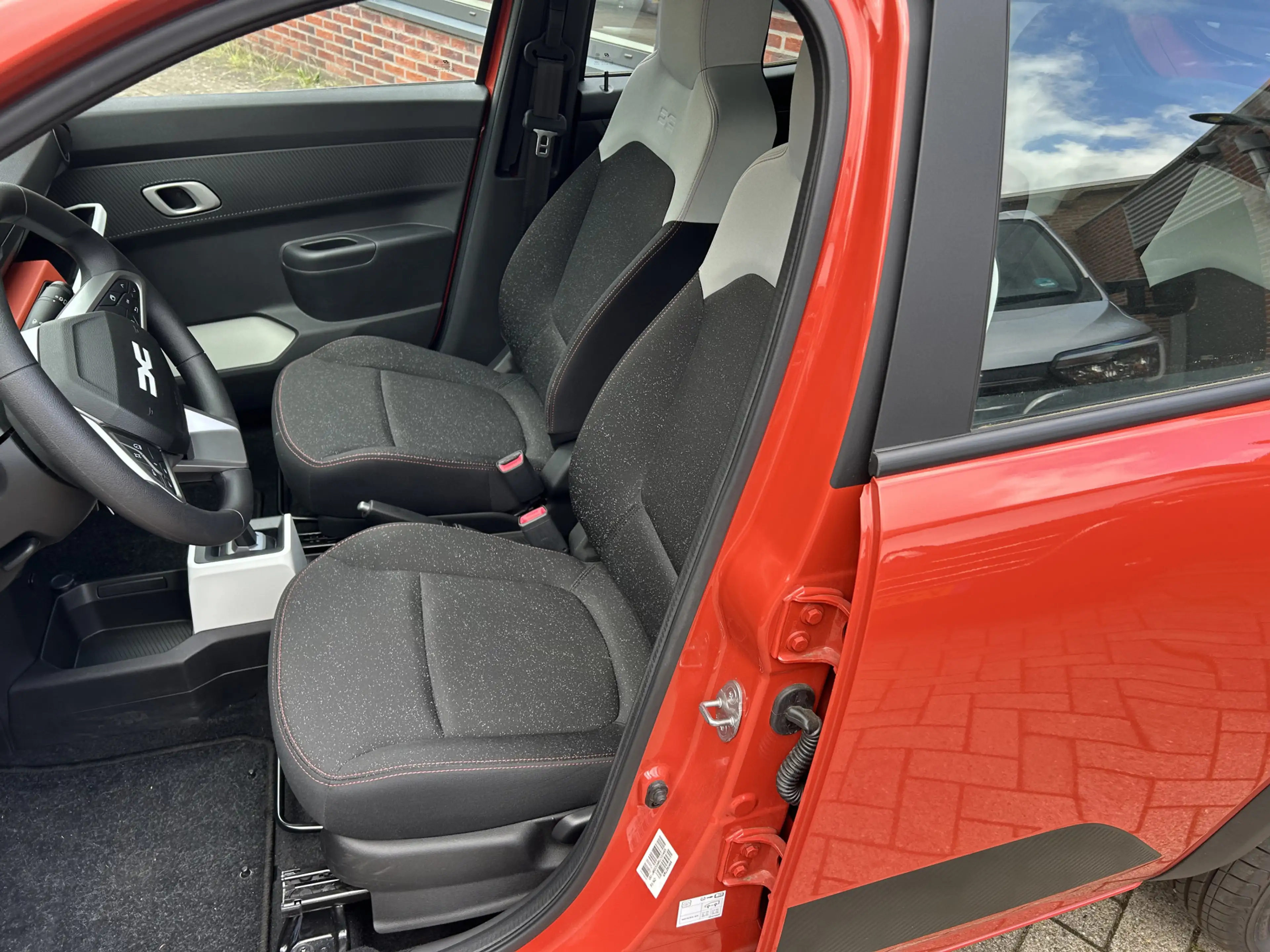 Dacia Spring Expression 65 26.8 kWh — photo 10