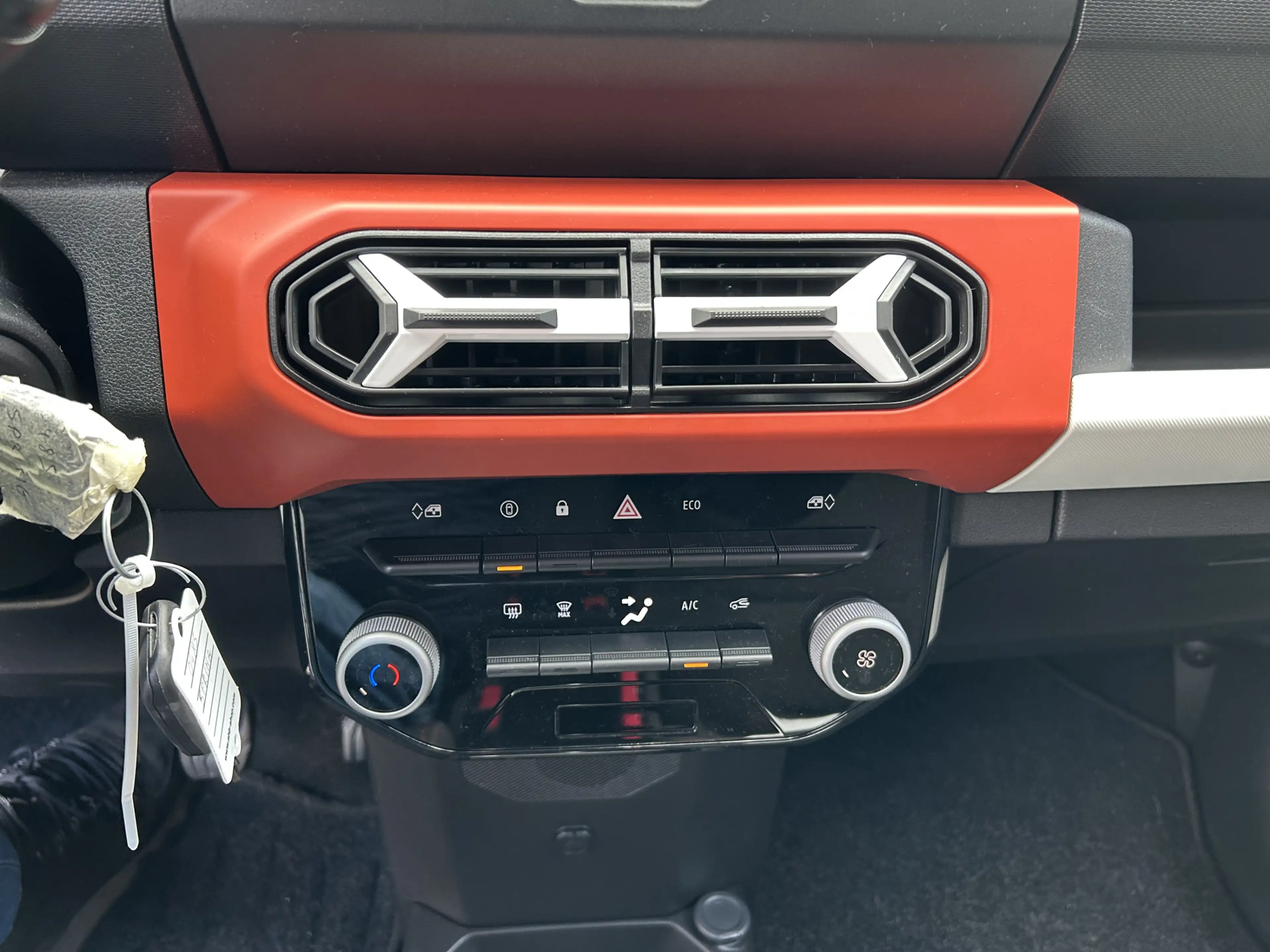 Dacia Spring Expression 65 26.8 kWh — photo 16
