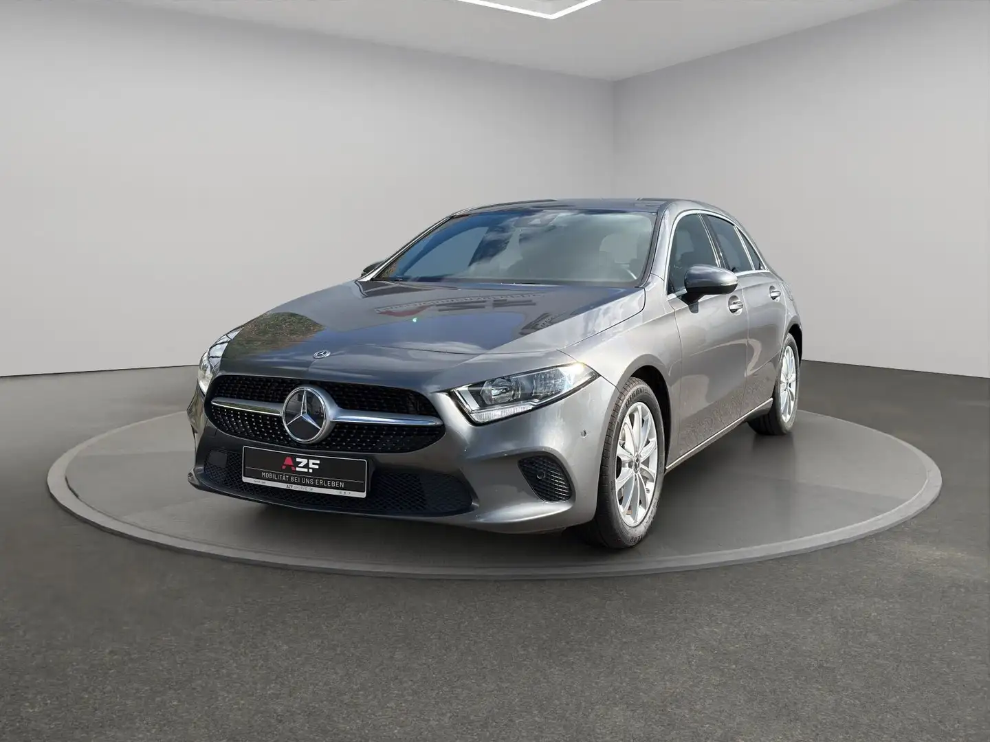 Mercedes-Benz A 180 Progressive NAVI+SITZHZG+TEMPOMAT Grau - 2