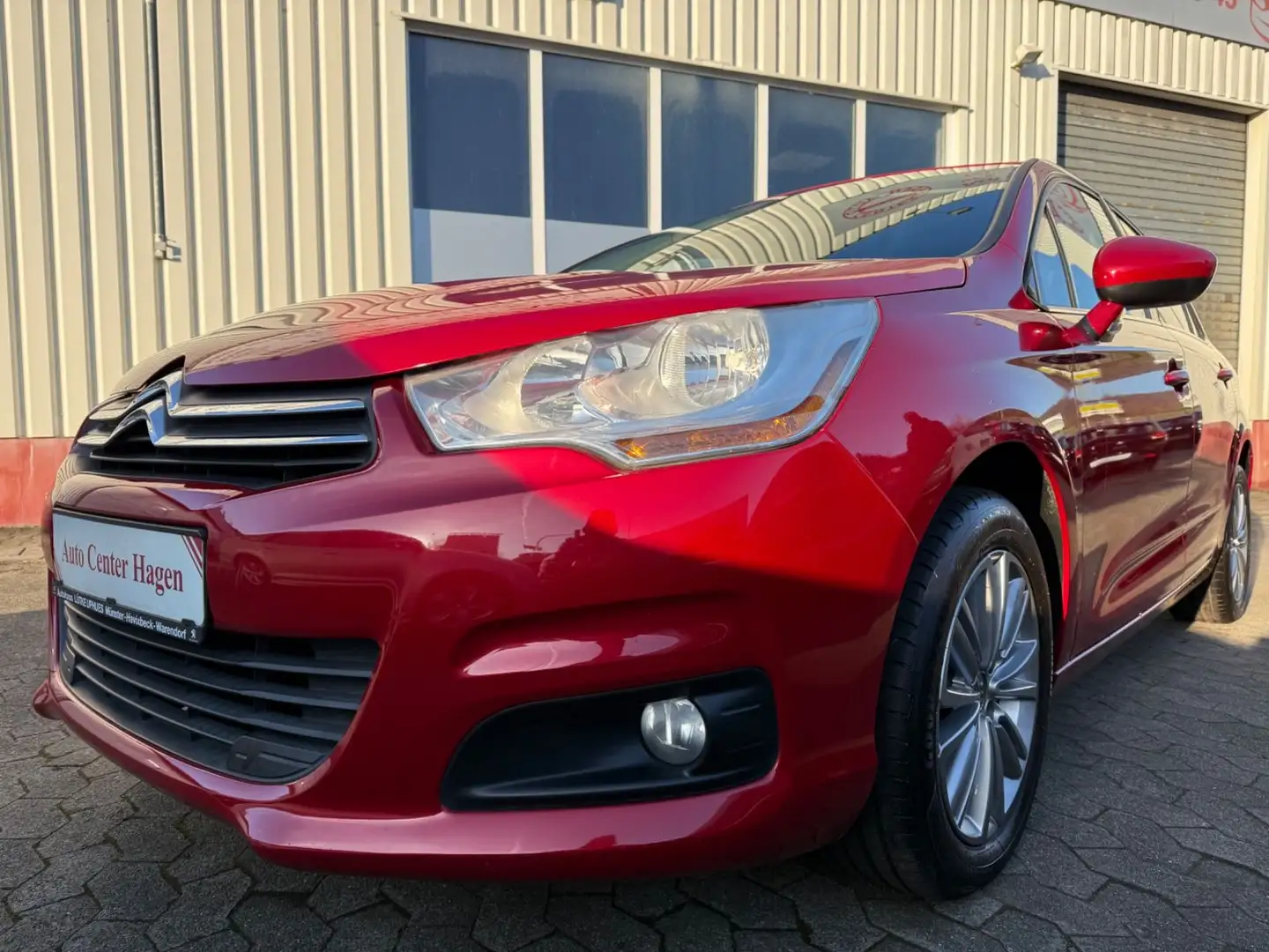 Citroen C4 1,6 88kW 120PS Lim. Tendance/PSC/SHZ/Tempomat Rot - 1