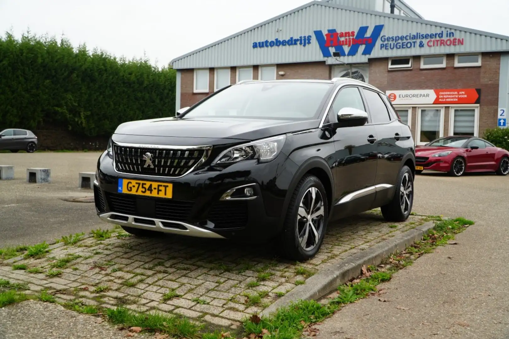 Peugeot 3008 CROSSWAY 1.2-130pk automaat -incl. 12 maanden gara Zwart - 1