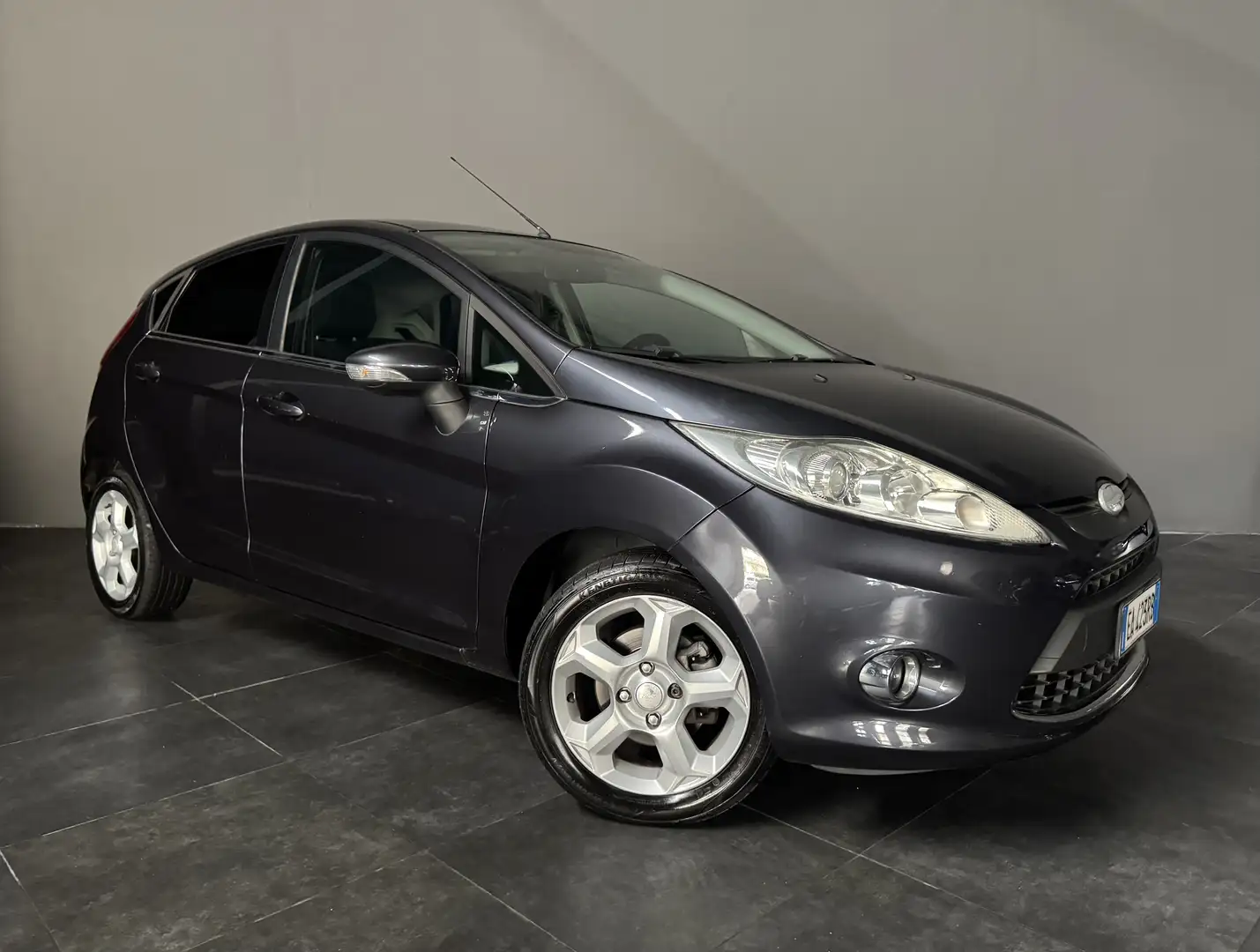 Ford Fiesta 5p 1.4 16v Titanium Gpl - 1