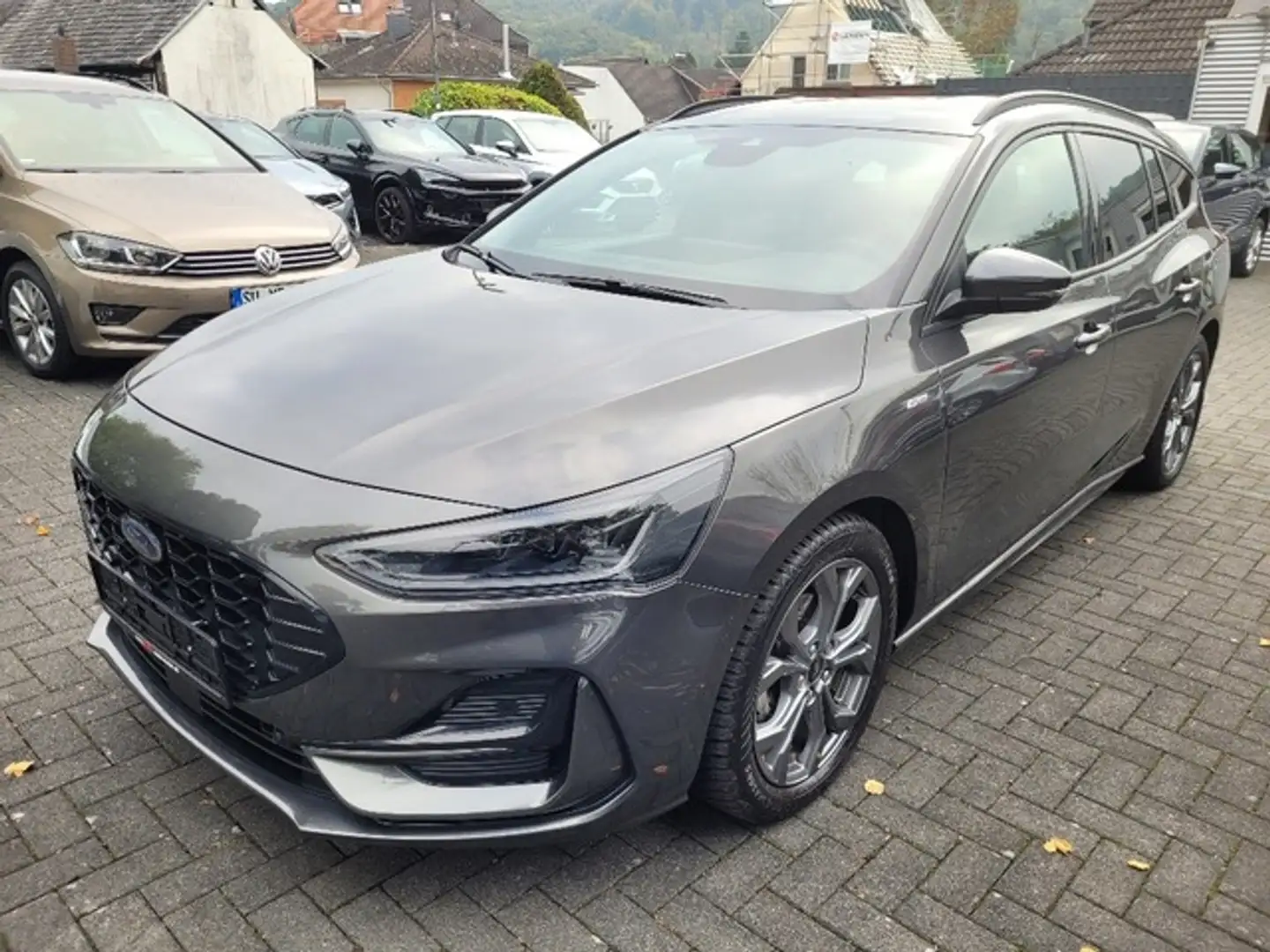 Ford Focus TURNIER ST-LINE NAVI DSG Grau - 2