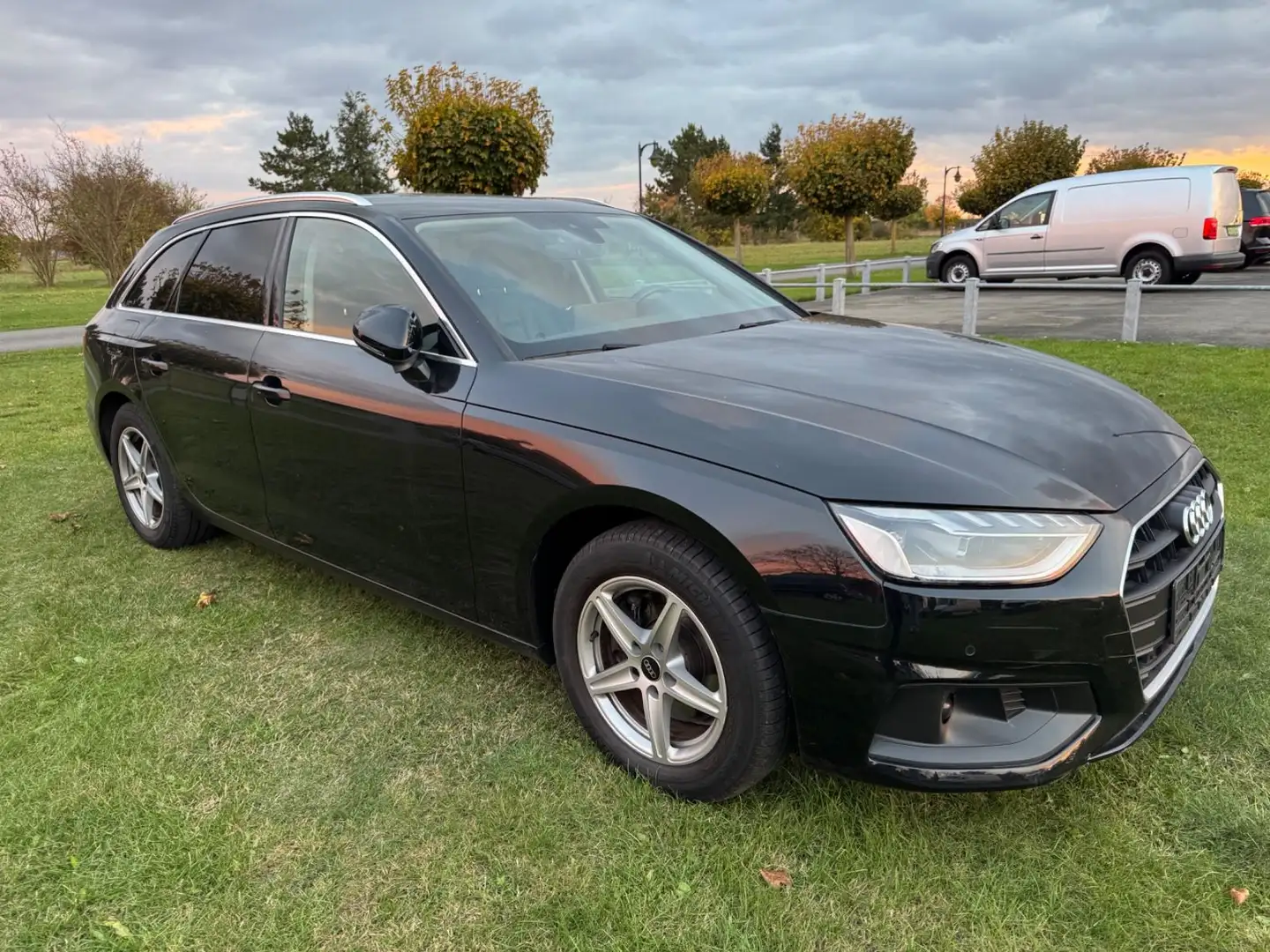 Audi A4 Avant 35 TFSI basis Noir - 2